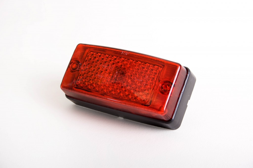 Hella Zijmarkeringslamp rood met reflector    TIJDELIJK UITVERKOCHT!!!